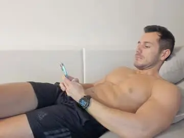 Chaturbate Free Live Porn of roberto4ever