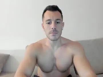 Chaturbate Free Porn Cam of roberto4ever