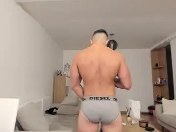 Chaturbate Best live sex cam show of roberto4ever