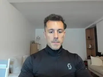 Chaturbate Best live sex cam show of roberto4ever