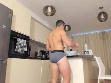 Chaturbate Free Porn Cam of roberto4ever