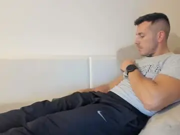 Chaturbate Best live sex cam show of roberto4ever