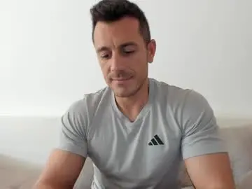 Chaturbate Live Porn of roberto4ever