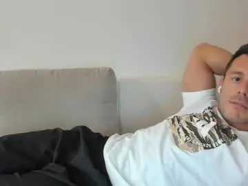 Chaturbate Sex Cam of roberto4ever