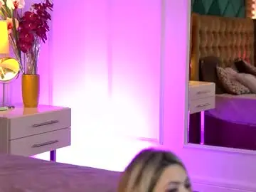 Chaturbate Live Sex Cam of sophieboobsx
