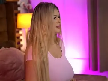 Chaturbate Free Porn Cam of sophieboobsx