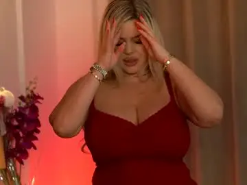 Chaturbate Free Porn Cam of sophieboobsx