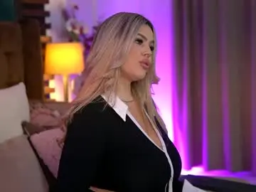 Chaturbate Live Sex Cam of sophieboobsx