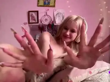 Chaturbate Watch Live Sex Cams of bebravee