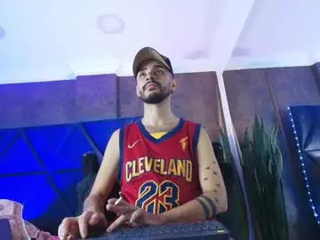 Chaturbate Free Porn Cam of hairy_diamond