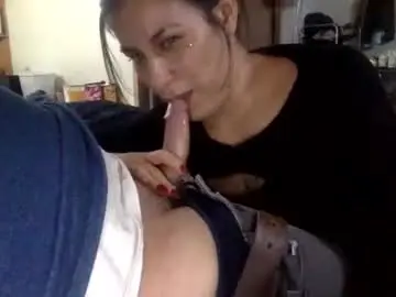 Chaturbate Live Sex Cam of milfsfreaky69