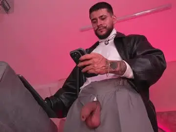 Chaturbate Live Sex Cam of dickgriffith