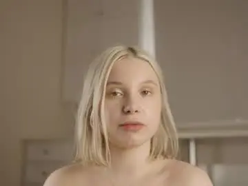 Chaturbate Sex Cam of jennyplaudis_