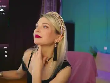 Chaturbate Live Sex Cam of gloria_lovely