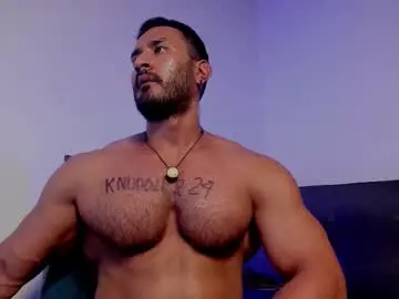 Chaturbate Adult Webcams of curt_x