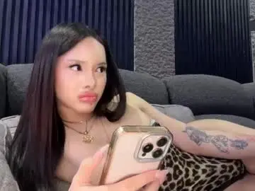 Chaturbate Live Porn of hugecockeightine