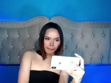 Chaturbate Live Porn of ariana_queen_hugecock69