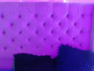 Chaturbate Live Sex Cam of natashaa_clauss