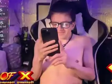 Chaturbate Best live sex cam show of robertcicijr21