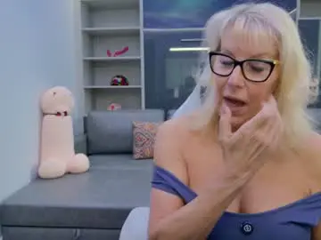 Chaturbate Live Sex Cam of fitcougarcb