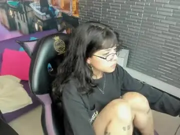 Chaturbate Free Live Porn of petite_melodyy