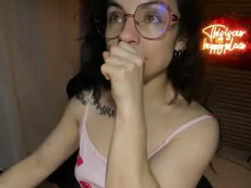 Chaturbate Live Sex Cam of rosse_25