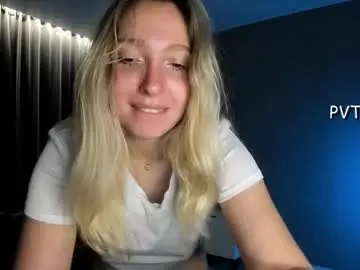 Chaturbate Live Porn of honey_honey_honey