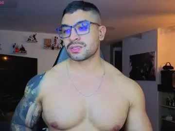 Chaturbate Best live sex cam show of max_cooper17