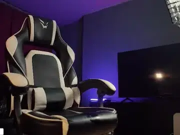 Chaturbate Live Sex Cam of golden_alex