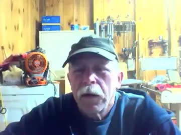 Chaturbate Live Sex Cam of loves_pimk_snapper