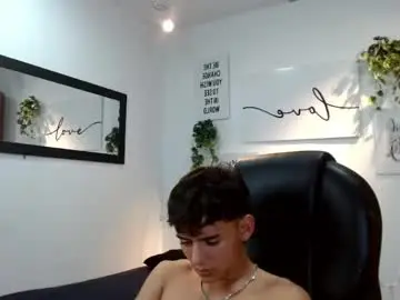 Chaturbate Watch Live Sex Cams of ryan_grayx