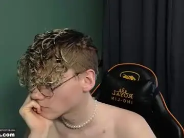 Chaturbate Live Sex Cam of kirill_20_cm