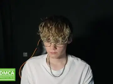 Chaturbate Free Live Porn of kirill_20_cm