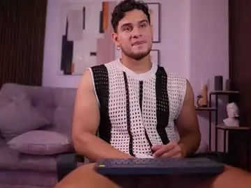 Chaturbate Live Sex Cam of davies_brown