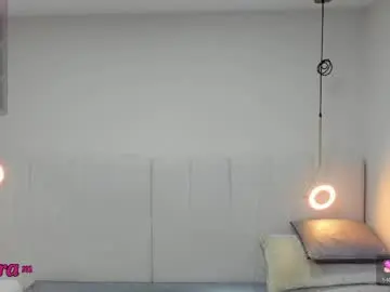 Chaturbate Live Sex Cam of riri_candy