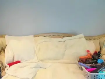 Chaturbate Free Live Porn of eatmygingersnapps