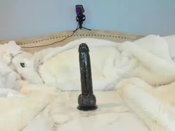 Chaturbate Live Sex Cam of eatmygingersnapps