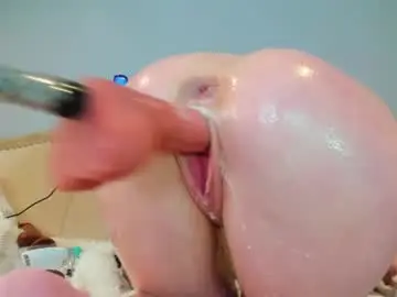 Chaturbate Free Live Porn of eatmygingersnapps