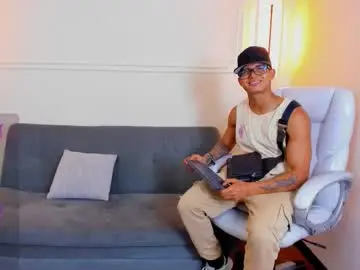 Chaturbate Free Porn Cam of paradise_boy_s