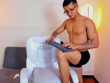 Chaturbate Live Sex Cam of paradise_boy_s