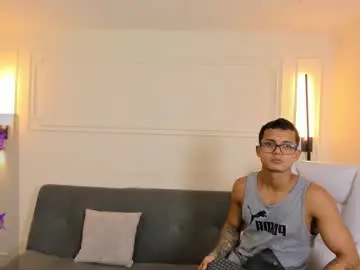Chaturbate Live Sex Cam of paradise_boy_s