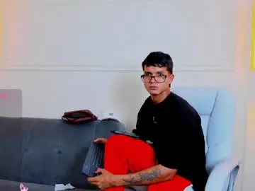 Chaturbate Live Porn of paradise_boy_s