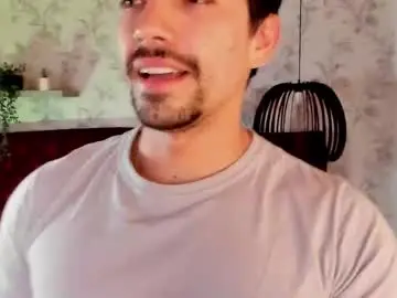 Chaturbate Live Sex Cam of ian_davis