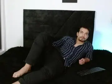 Chaturbate Watch Live Sex Cams of ian_davis
