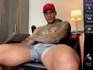 Chaturbate Live Sex Cam of jordandenis17