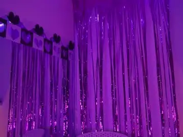 Chaturbate Live Sex Cam of gloomydoll