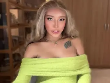 Chaturbate Live Sex Cam of yourlovingpearlita1000