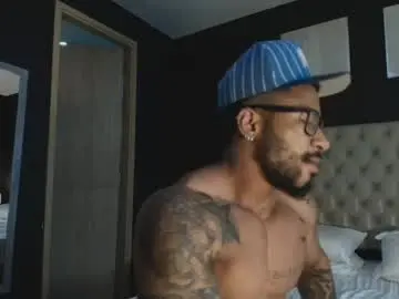 Chaturbate Live Sex Cam of clark_strong