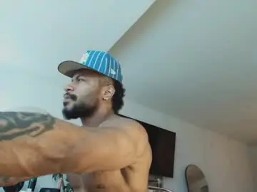 Chaturbate Live Sex Cam of clark_strong