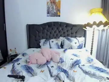 Chaturbate Live Sex Cam of golddivine00